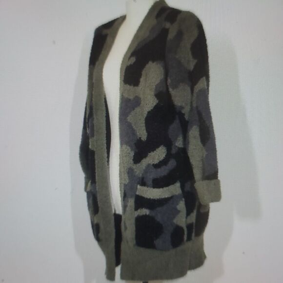 Barefoot Dreams Cozychic Cozy Line Camo Oversized Cardigan size … - Picture 1 of 10